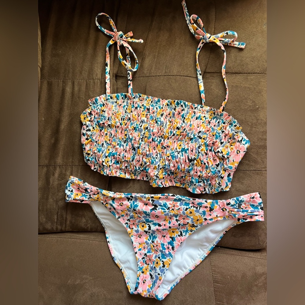 XHILARATION FLORAL SCRUNCHED BATHING SUIT SIZE L